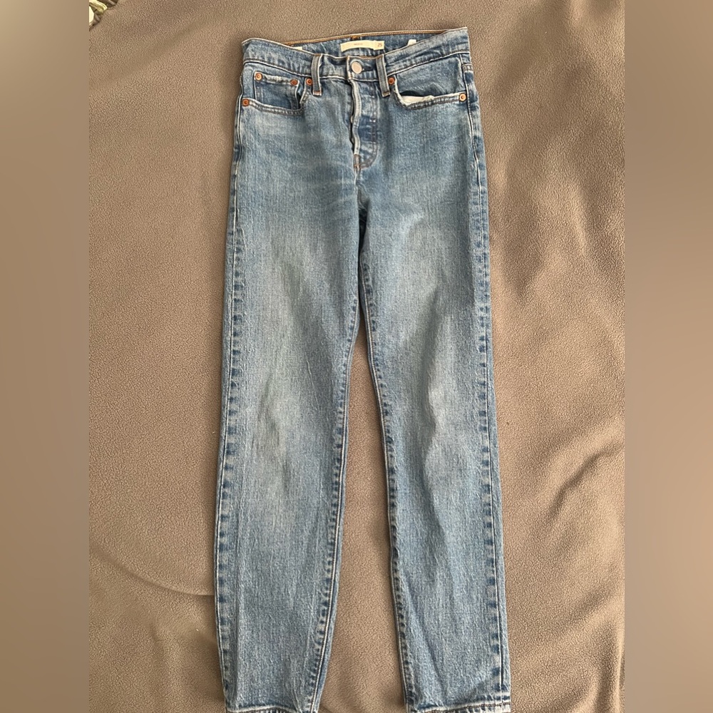 Women’s Levi’s wedgie jeans